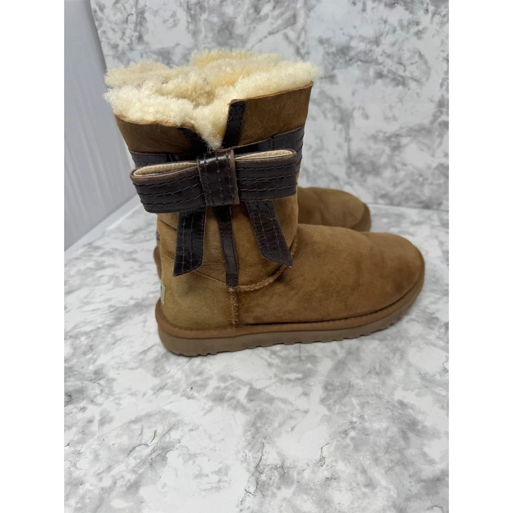 UGG Australia Chestnut Suede Leather Bow Shearling Boots rare Womens 8